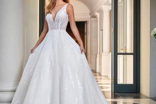 vestido de novia sencillo corte princesa con escote V