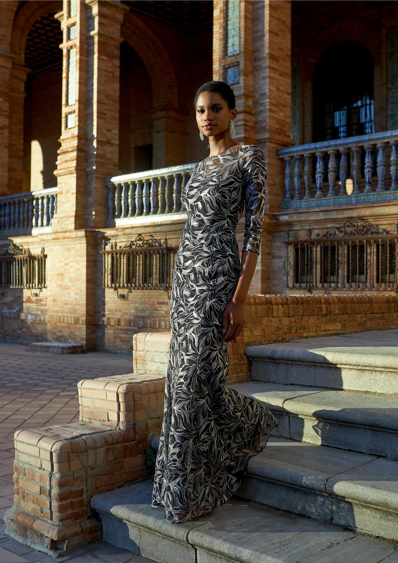 Vestido blanco y negro elegante para invitada al matrimonio