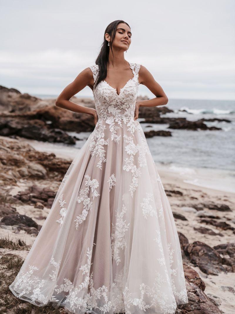 Vestidos de novia hermosos y elegantes de nuestra línea Allure 