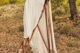 vestido de novia sencillo con escote V