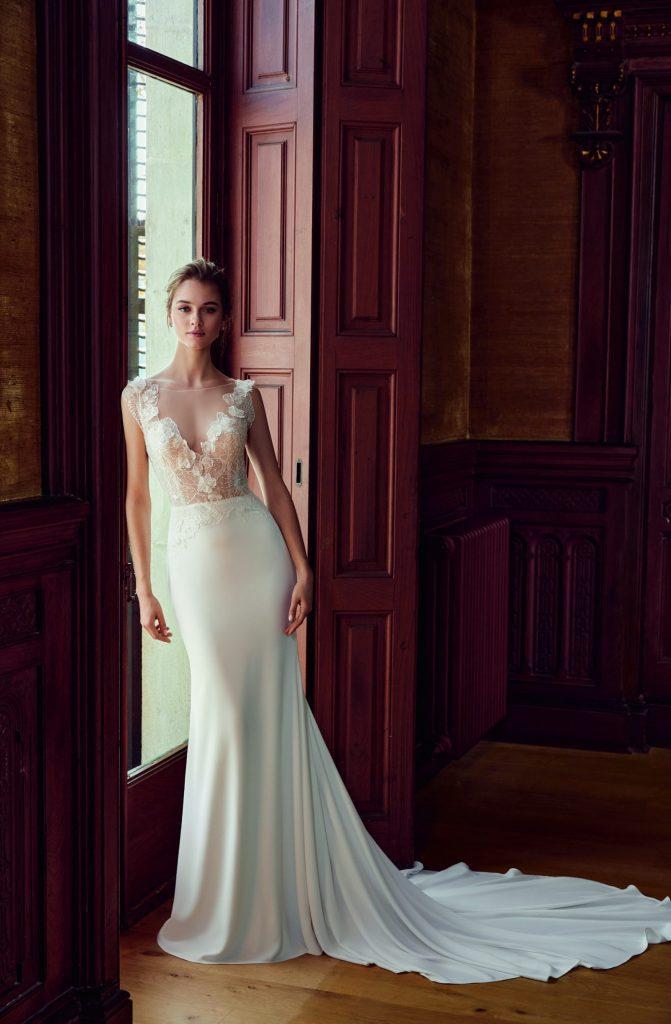 vestido de novia sencillo corte sirena con escote V