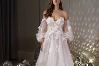vestido de novia con encaje corte A y escote corazón con mangas removibles