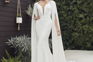 vestido de novia sencillo con capa removible