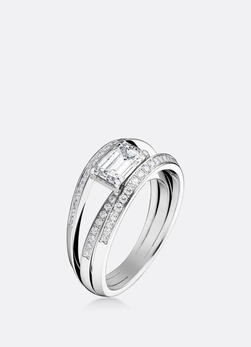anillo de compromiso de oro blanco, diamante y doble halo
