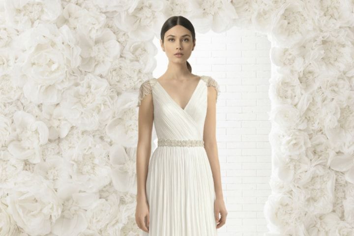 Vestidos de novia Rosa Clará 2018: delicadeza y seducción