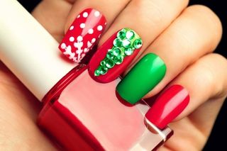 manicura navideña rojo verde y blanco