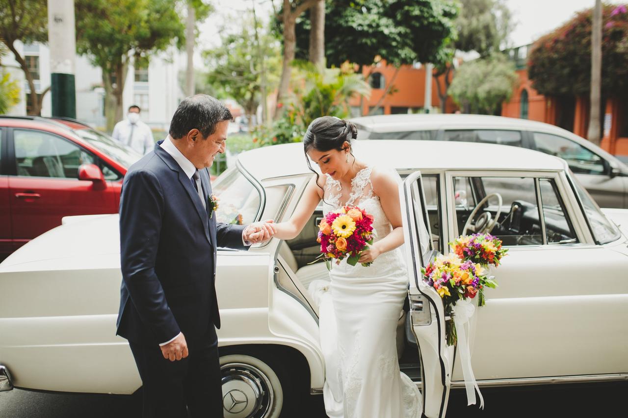 Matrimonio religioso: estas son las diferencias entre padrinos y testigos  de boda