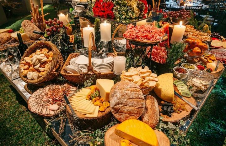 Mesa De Quesos Opción Fresca Y Deliciosa Para Celebrar Su Matrimonio