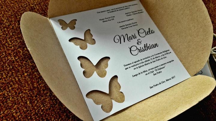 tarjeta de matrimonio con mariposas