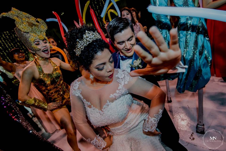 50 canciones para la hora loca ¡música para el matrimonio más divertido!