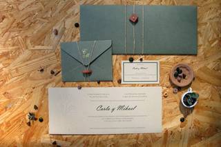 tarjeta de matrimonio civil clásica con sobres en color verde oscuro
