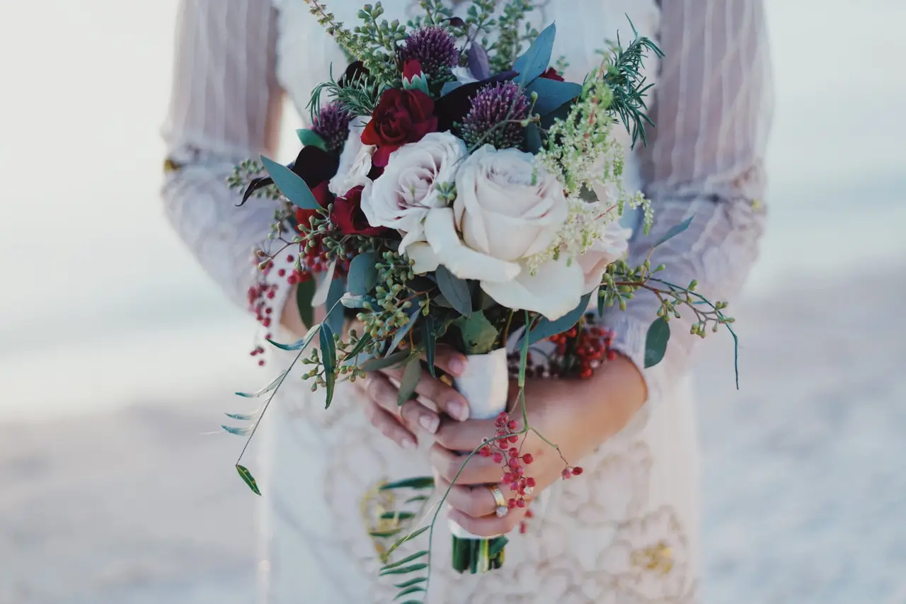 6 tendencias irresistibles en bouquets de novia 2021. ¿Cuál elegirás en tu  boda?