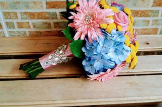 Hypericum Bouquets