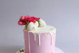 torta de matrimonio civil rosa con decoración floral