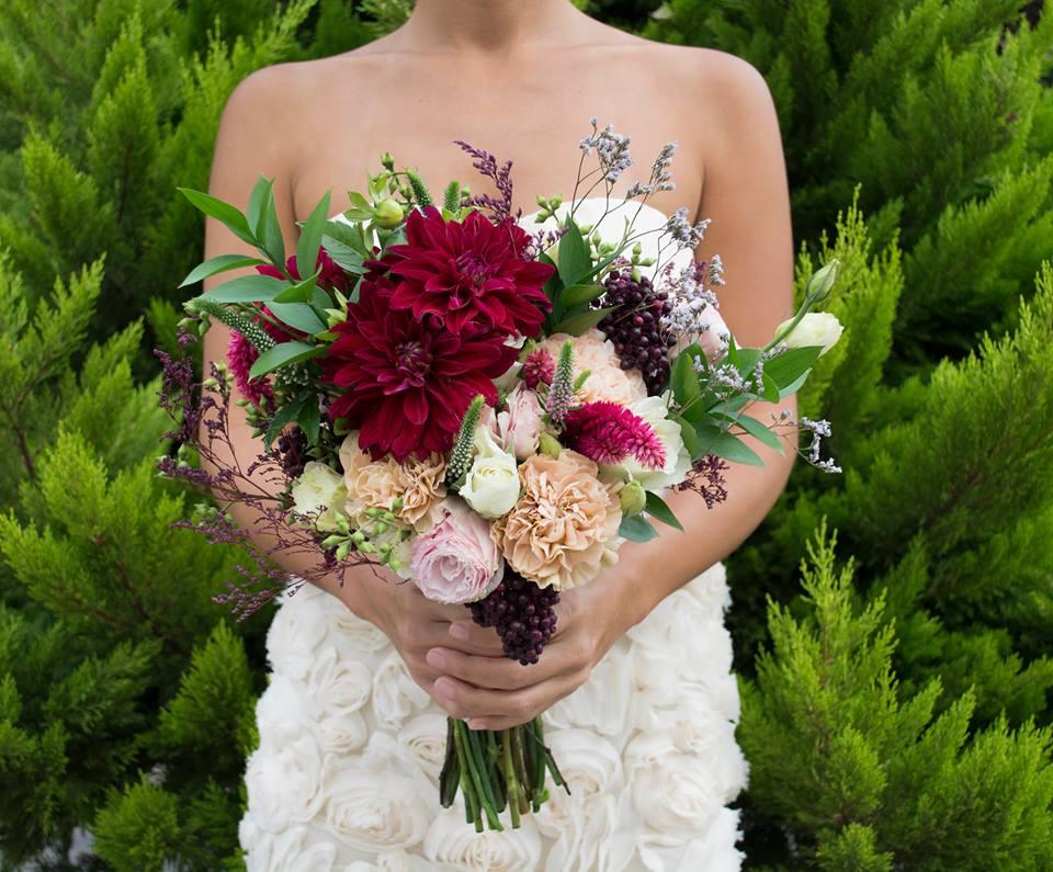 6 tendencias irresistibles en bouquets de novia 2021. ¿Cuál elegirás en tu  boda?