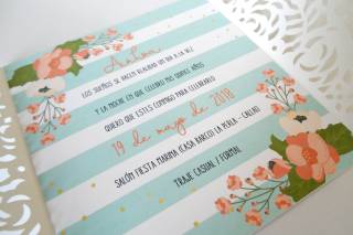 tarjeta de matrimonio civil con decoración floral y patrones horizontales