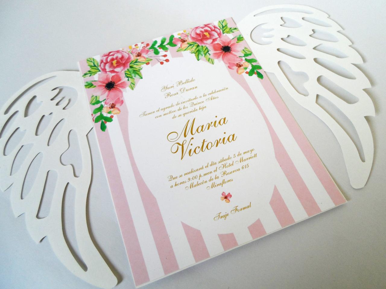 tarjeta de matrimonio civil con decoración floral y patrones verticales en rosa y alas de ángel