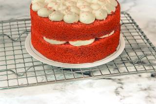 torta de matrimonio civil con frutos rojos