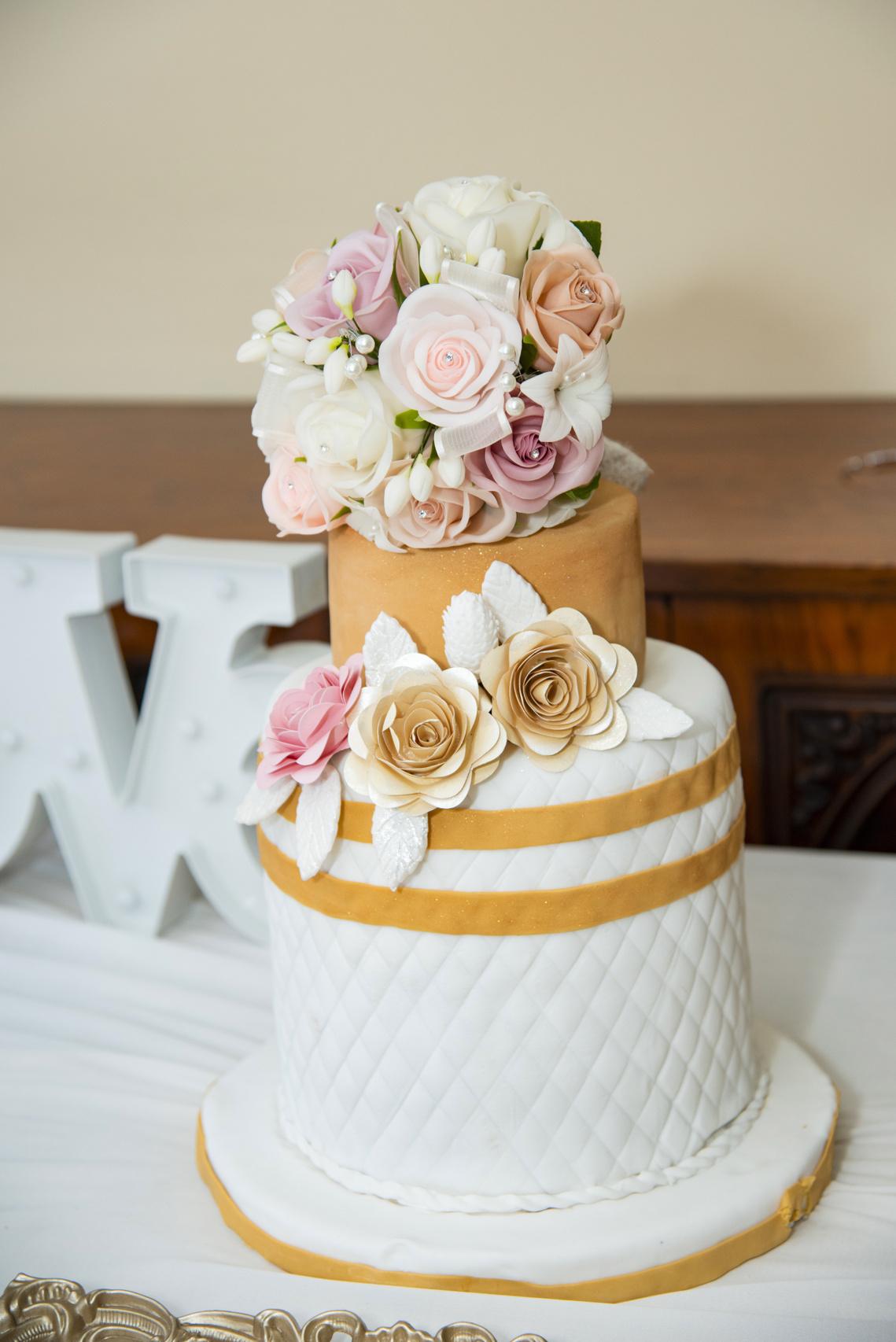 torta de matrimonio civil de dos niveles