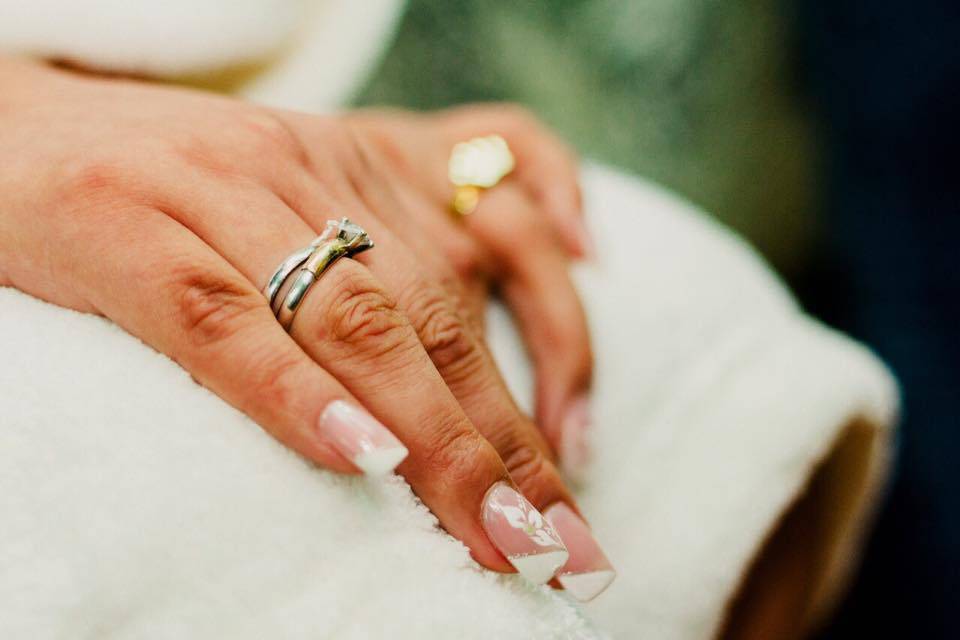 Manicure con diseño para novias: 7 increíbles ideas para tus uñas