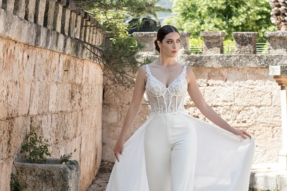 Novia con pantalón: 10 espectaculares diseños que querrás llevar en tu boda
