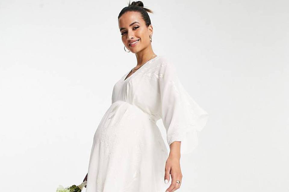 50 vestidos de novia para embarazadas: propuestas 2022/2023 que enamoran