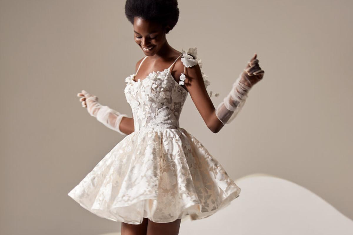 30 vestidos de novia cortos: ¡prepárate para brillar!