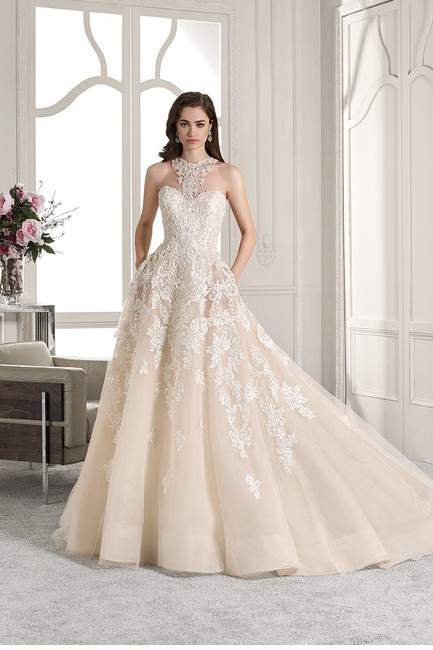 Busto Grande Descubre Los 30 Vestidos De Novia 2019 Mas Favorecedores