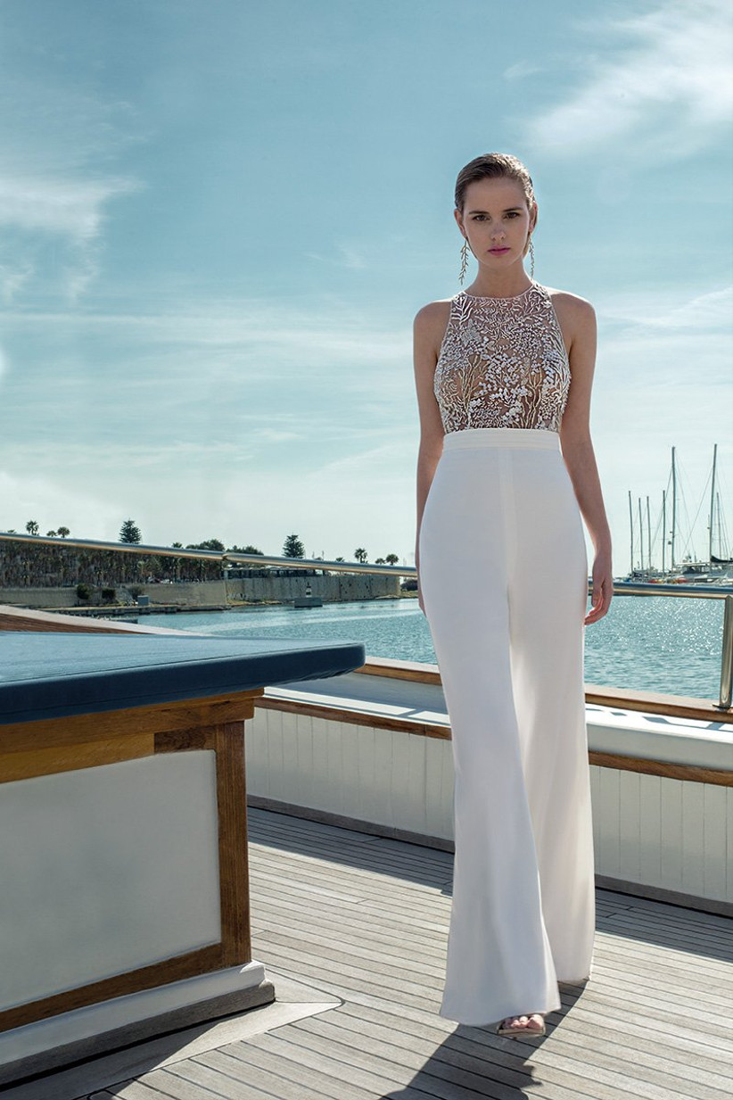 Vestidos de novia con escote redondo 30 modelos que te enamorarán