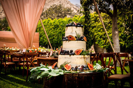50 tortas de matrimonio perfectas para primavera: ¡las frutas y flores son tendencia!