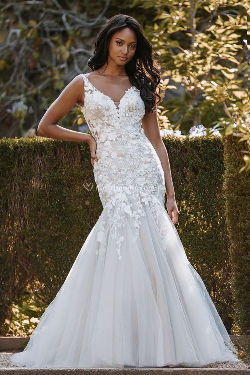 9913, Allure Bridals