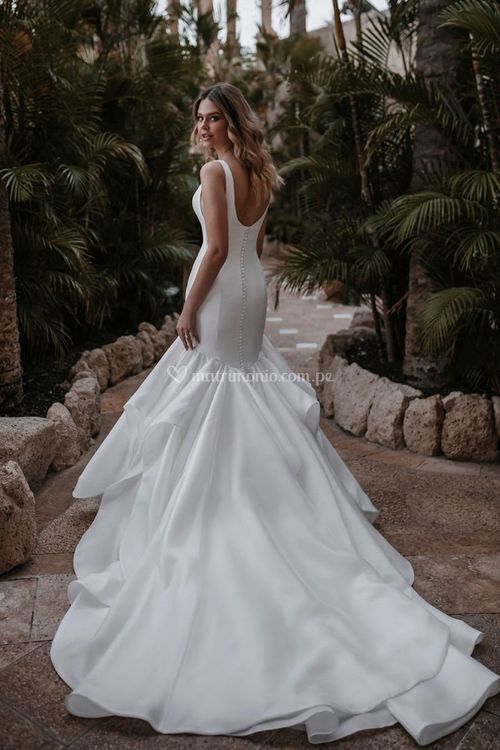 E251, Allure Bridals