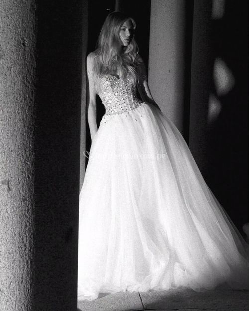 EMILIA, Galia Lahav