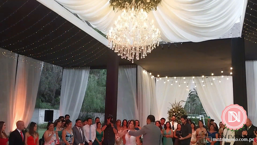 Boda estilo clásico elegante 