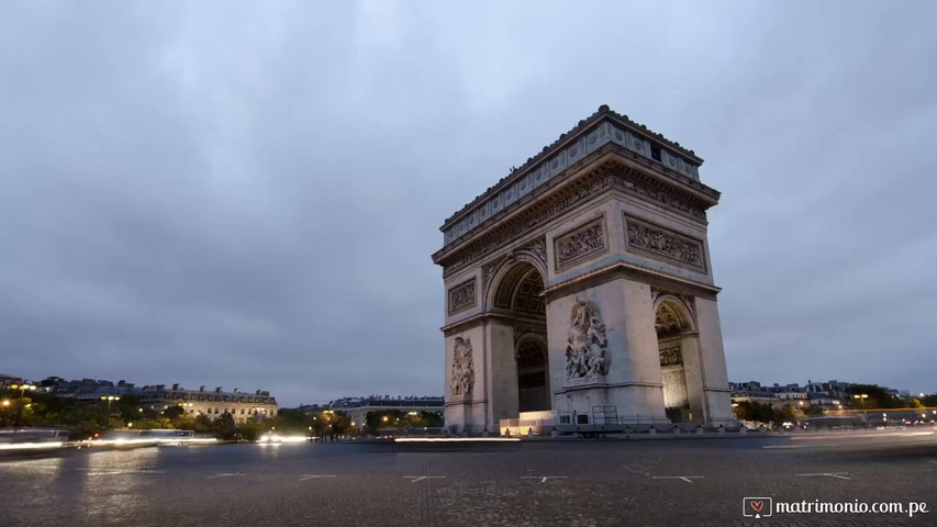 Arc de triomphe in Paris