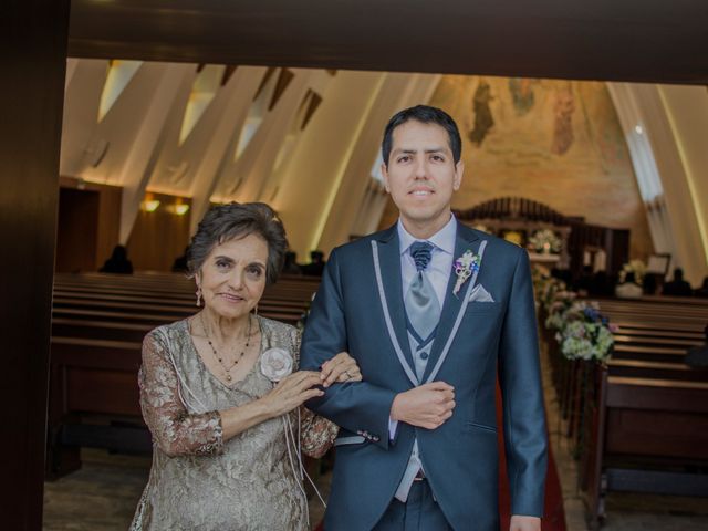 El matrimonio de Fernando y Gladys en San Isidro, Lima 16