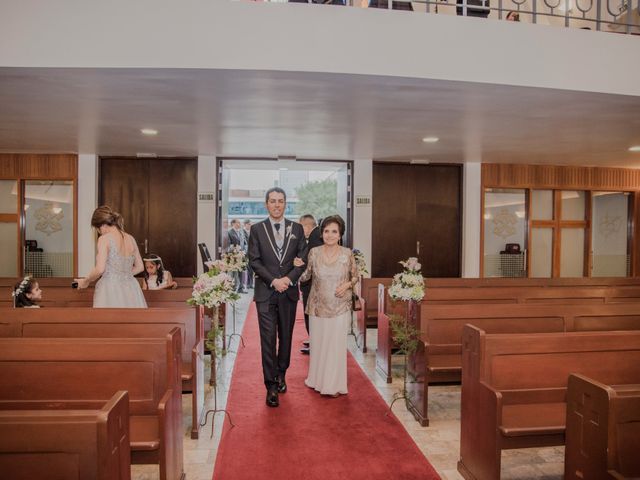 El matrimonio de Fernando y Gladys en San Isidro, Lima 18