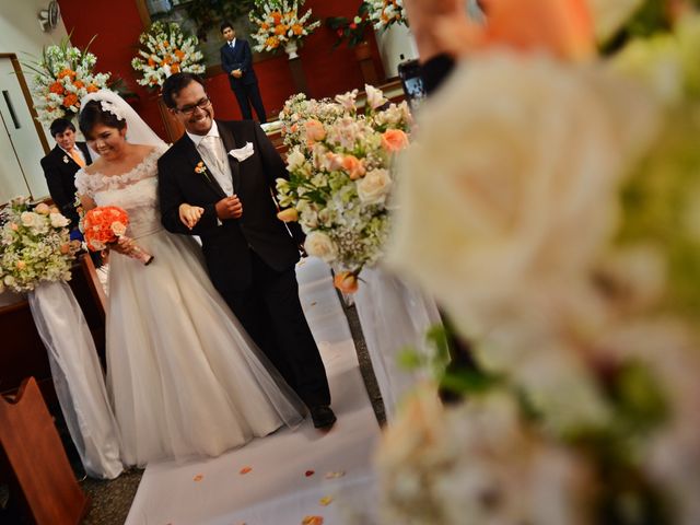 El matrimonio de Donald y Mari Carmen en San Isidro, Lima 10