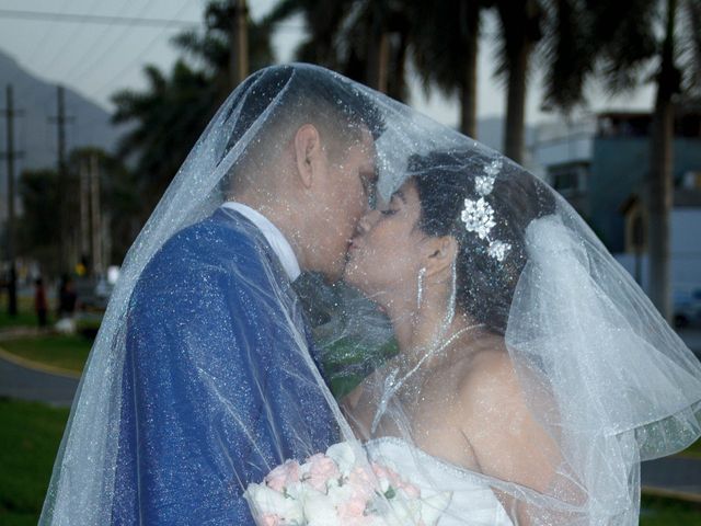 El matrimonio de Juan Martín y Stheeycy en Ate, Lima 12