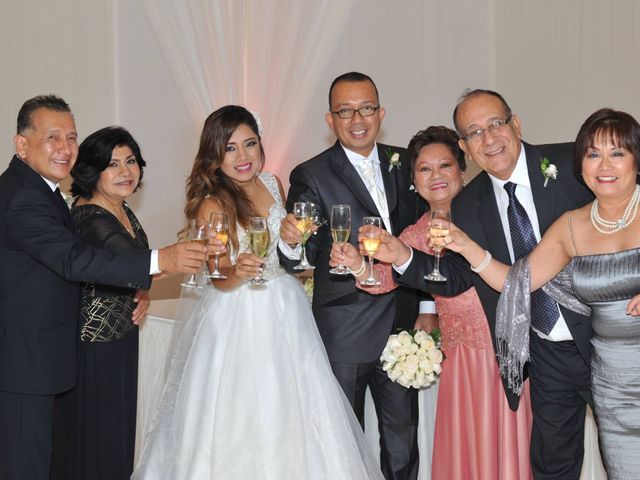 El matrimonio de Andrés  y Verónica  en San Borja, Lima 27