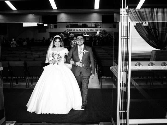 El matrimonio de Renzo y Sandra en Lince, Lima 18