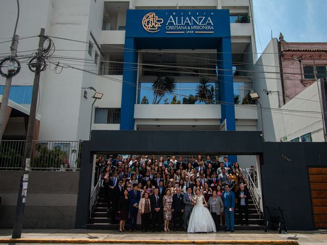 El matrimonio de Renzo y Sandra en Lince, Lima 24