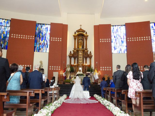 El matrimonio de Renzo y Erika en Santiago de Surco, Lima 11