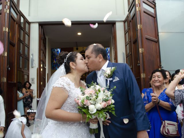 El matrimonio de Renzo y Erika en Santiago de Surco, Lima 2