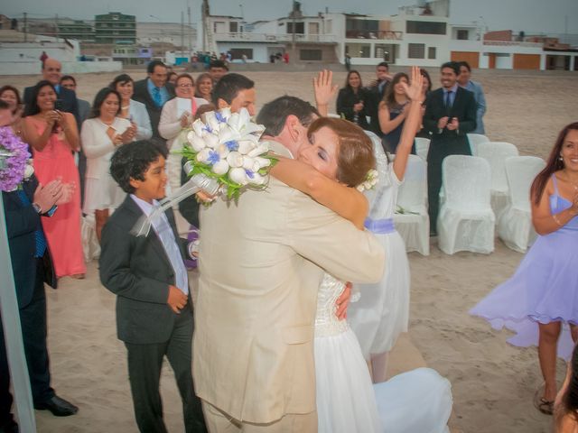 El matrimonio de Brad y Katia en Punta Hermosa, Lima 11