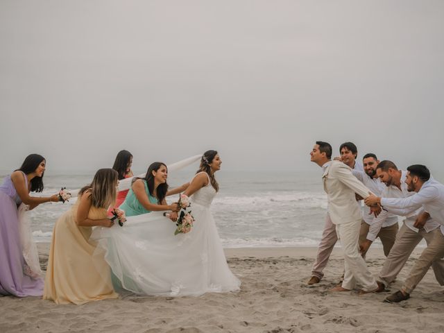 El matrimonio de Renzo y Carolina en Punta Hermosa, Lima 53