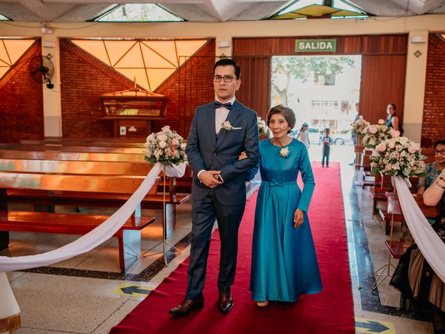 El matrimonio de Martin y Zintia en Santiago de Surco, Lima 16