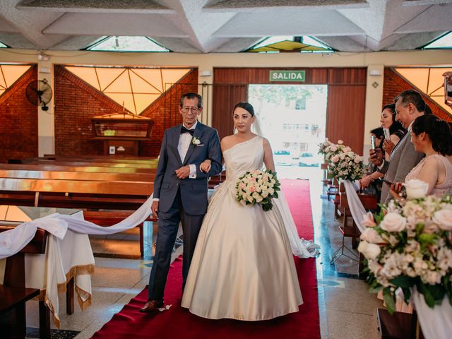 El matrimonio de Martin y Zintia en Santiago de Surco, Lima 19