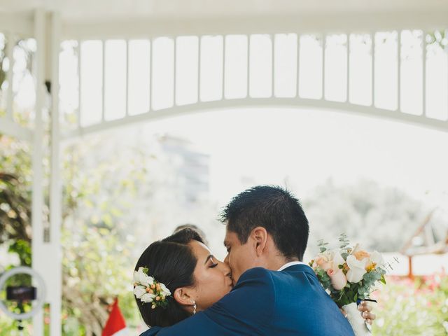 El matrimonio de Alex y Luzma en San Borja, Lima 9