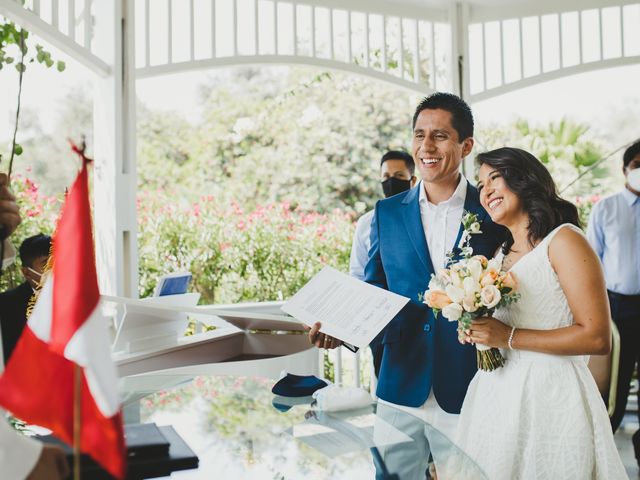 El matrimonio de Alex y Luzma en San Borja, Lima 25